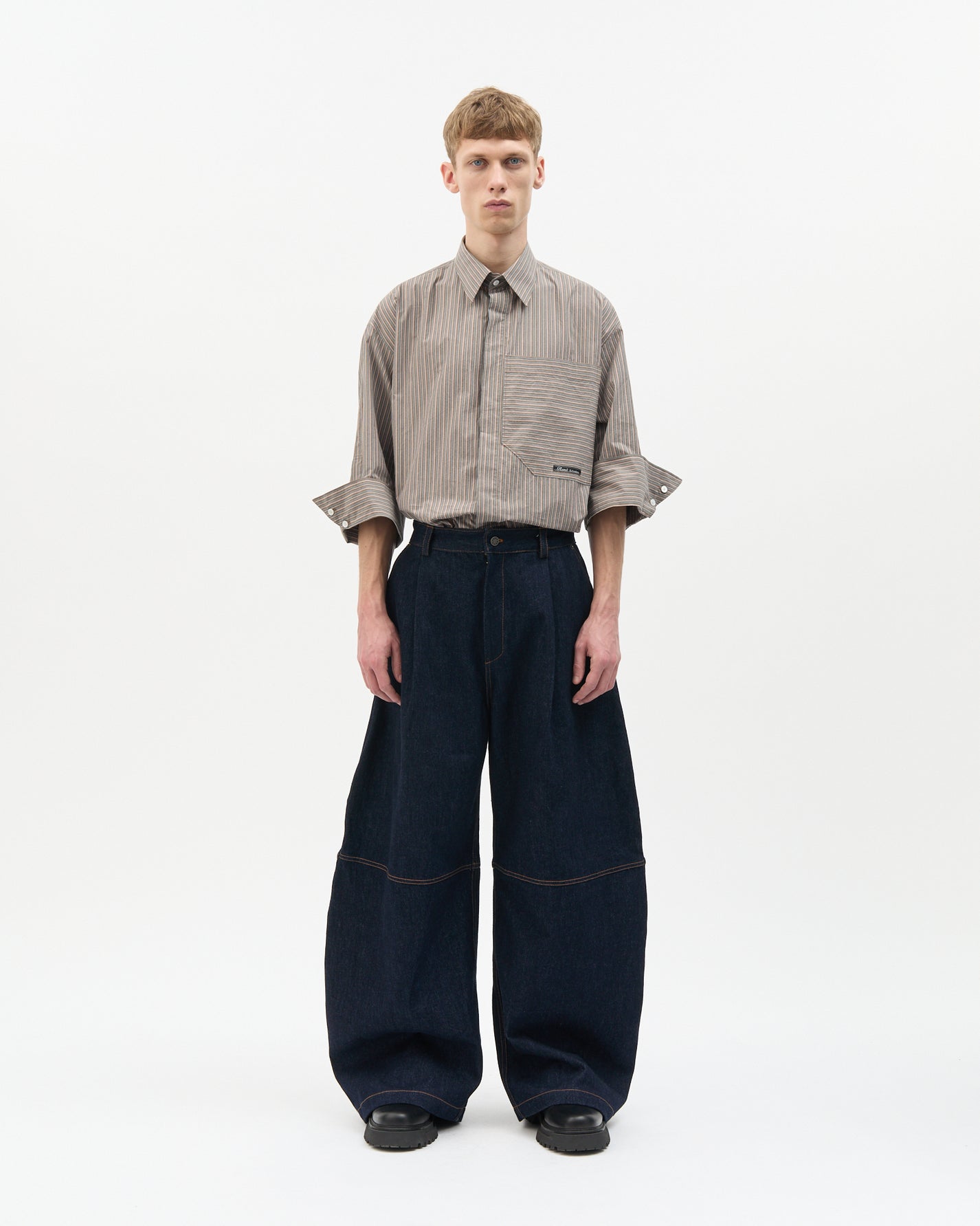 Washed Denim Curved Pants