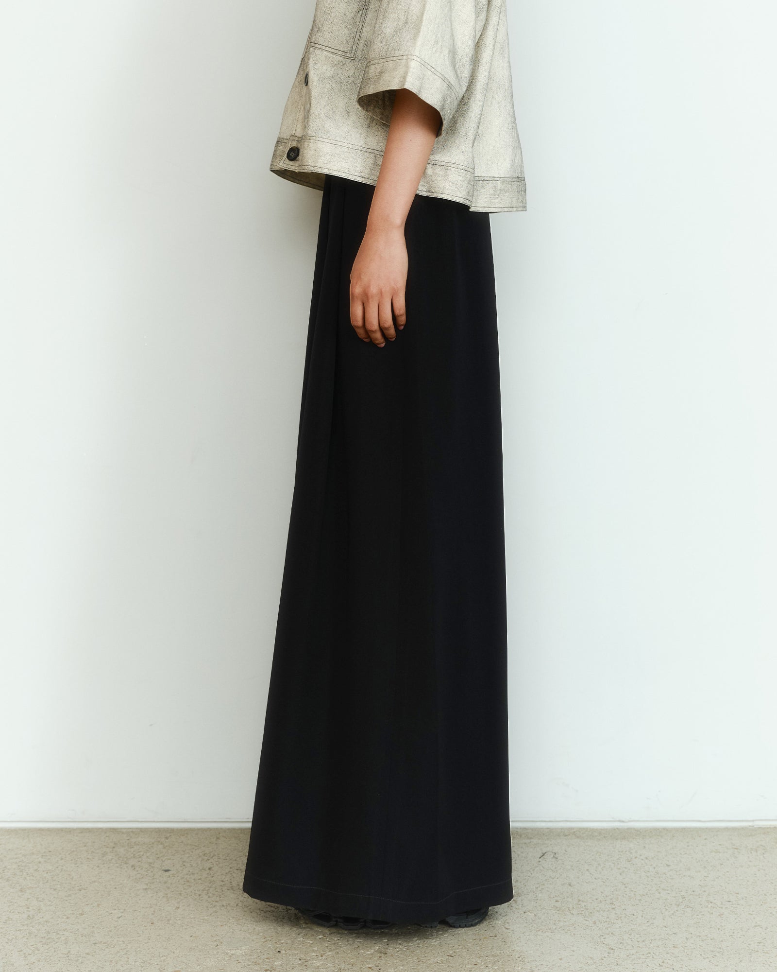 BLACK WIDE LEG SLACKS