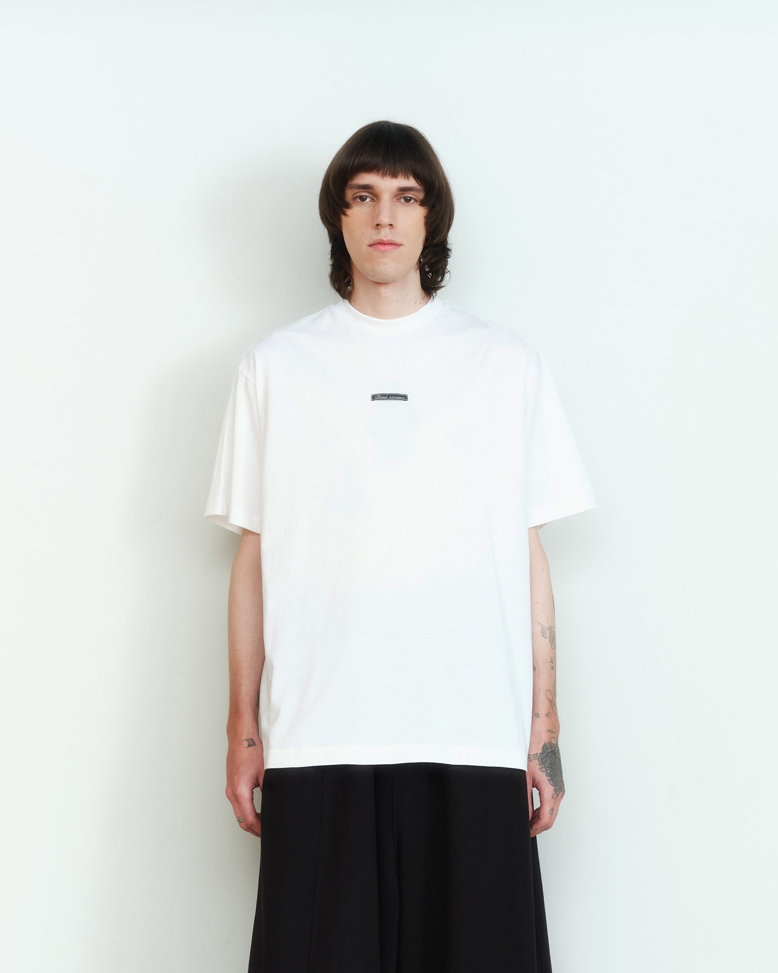 WHITE CREW NECK TEE