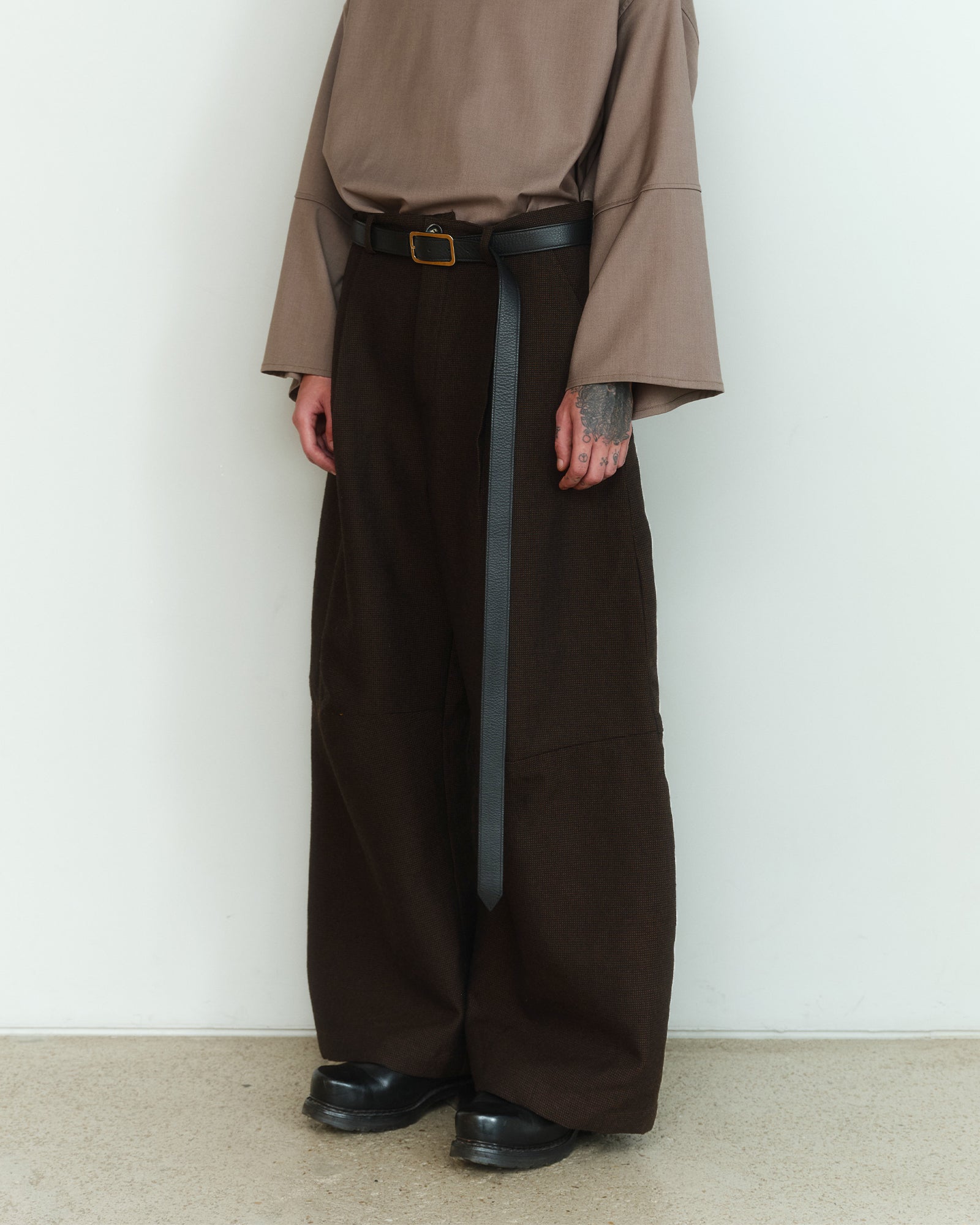 WOOL CURVED PANTS