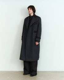 STRUCTURED WOOL COAT